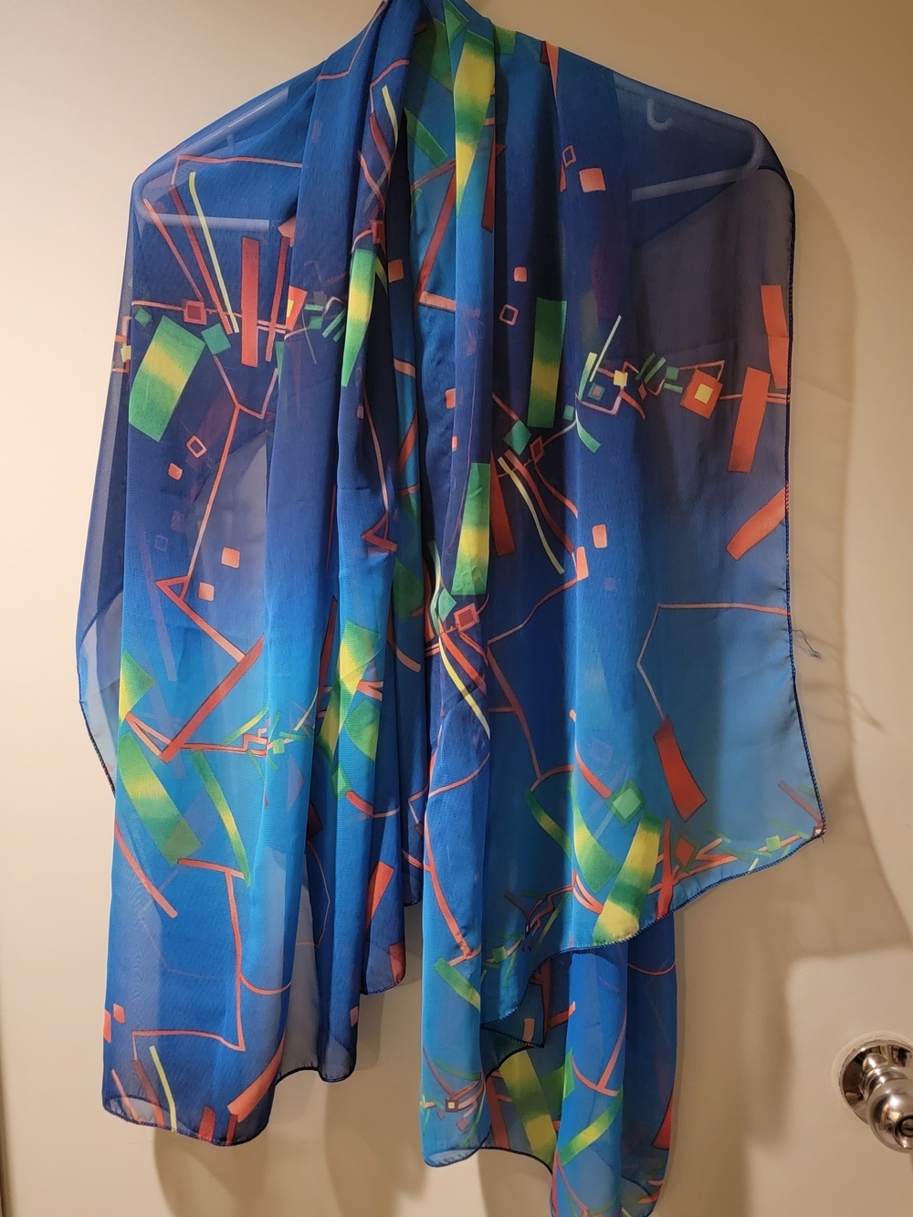 ⭐️ Vibrant Geometric Blue Sheer Paschmina Scarf